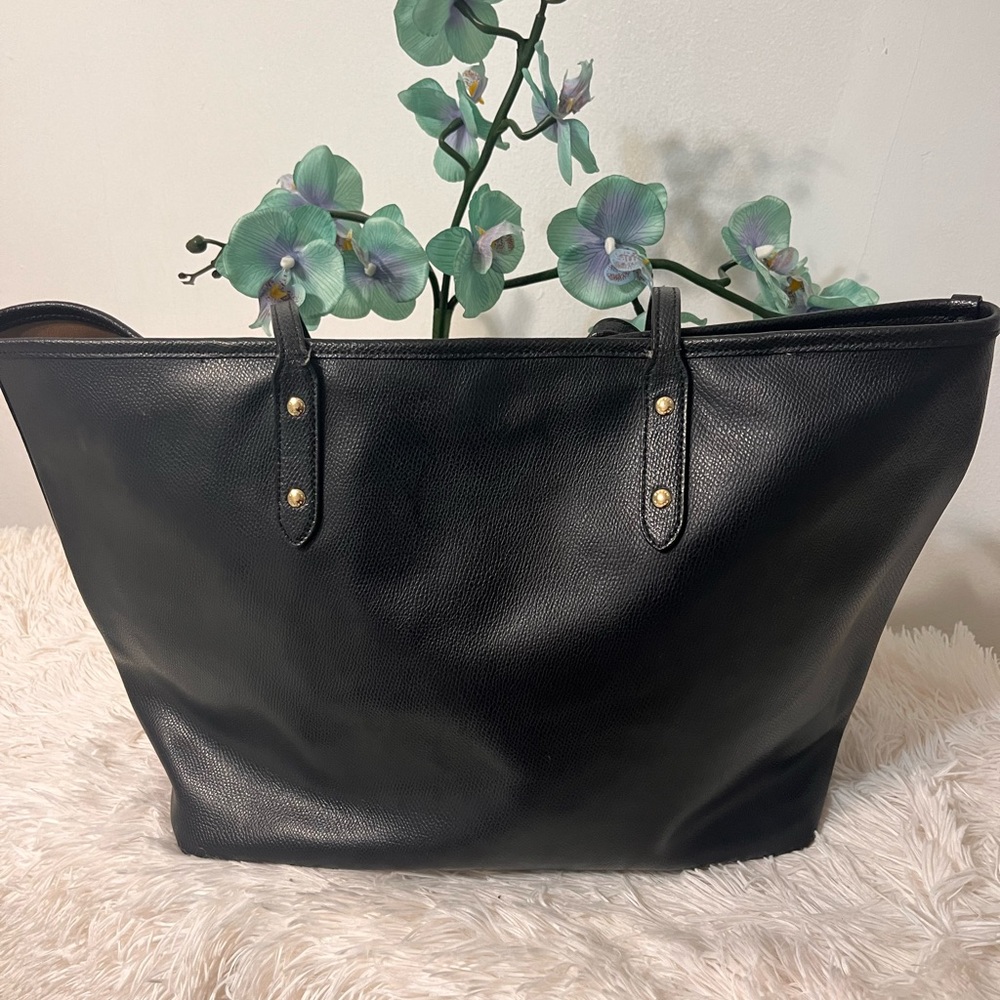 AUTHENTIC COACH SHOULDER BAG- - Picture 2 of 6
